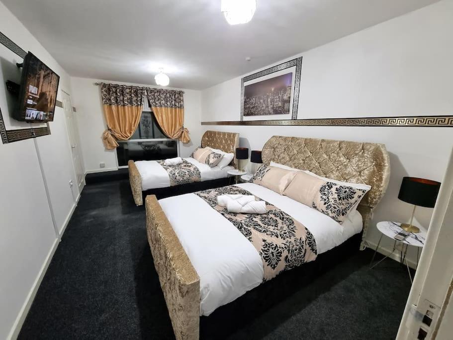 *C.Sani* Setup For Your Most Relaxed & Amazing Stay + Free Parking + Free Fast Wifi * Leeds  Dış mekan fotoğraf