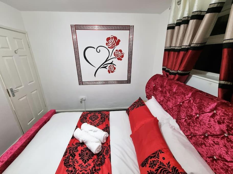 *C.Sani* Setup For Your Most Relaxed & Amazing Stay + Free Parking + Free Fast Wifi * Leeds  Dış mekan fotoğraf